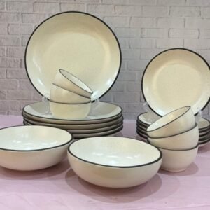 Sidina Organic Stoneware Plate – Hand-Finished Tri-Oval Plate